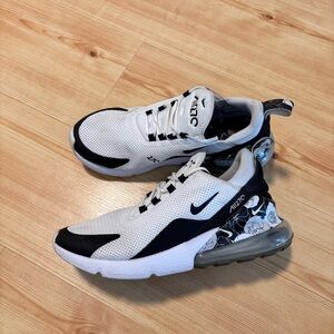 Nike Air Max 27c size 9